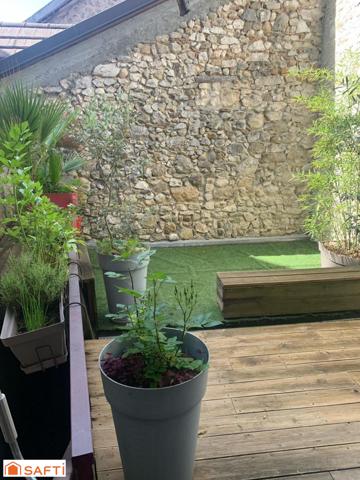 A vendre belle maison de ville en pierres de 108 m2