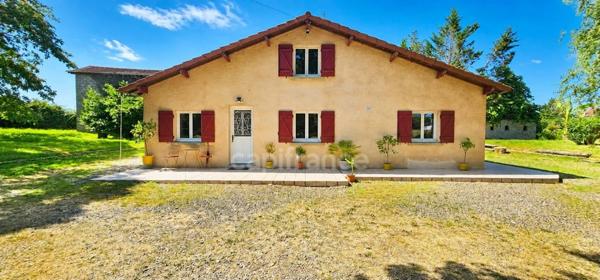 Dpt LANDES (40), à vendre à SAMADET, MAISON T5 162 m² AVEC GARAGES, DÉPENDANCES ET TERRAIN ARBORÉ DE 2 482 m²