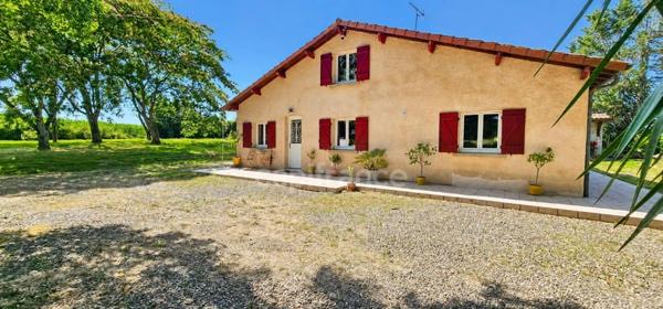 Dpt LANDES (40), à vendre à SAMADET, MAISON T5 162 m² AVEC GARAGES, DÉPENDANCES ET TERRAIN ARBORÉ DE 2 482 m²