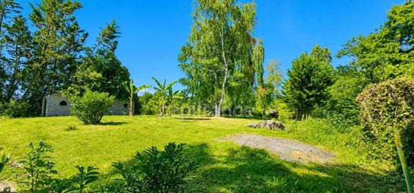 Dpt LANDES (40), à vendre à SAMADET, MAISON T5 162 m² AVEC GARAGES, DÉPENDANCES ET TERRAIN ARBORÉ DE 2 482 m²