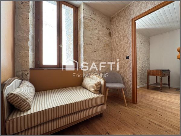 Maison en pierre rénovée – cœur de village vivant