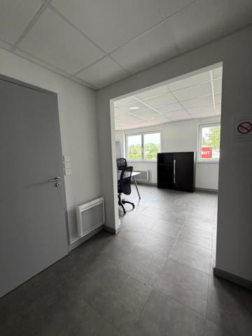 Stationnement facile devant le bâtiment