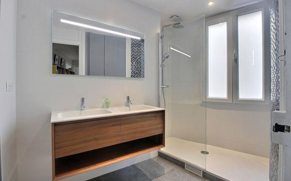 Appartement à vendre    3 pièces • 67 m2 Paris 7