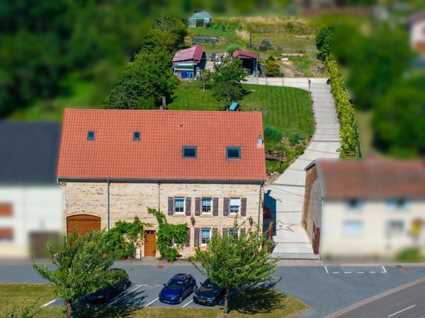 corps de ferme  230 m2 avec box et carriere terrain 4270 m2