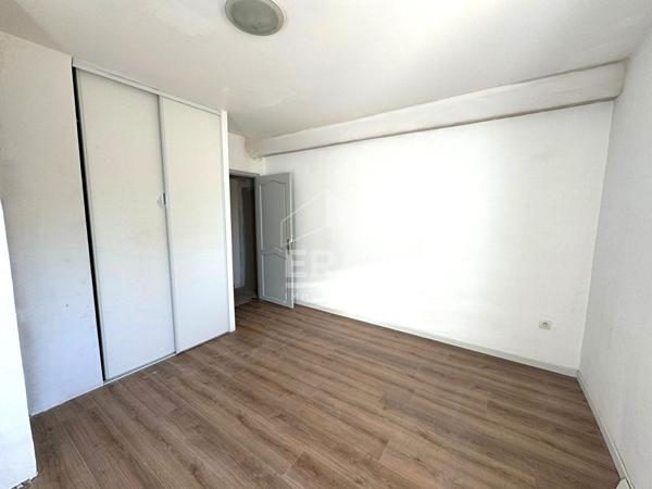 A VENDRE - ROGNAC - BEL APPARTEMENT T4 AVEC JARDIN ET PARKINGS PRIVATIFS