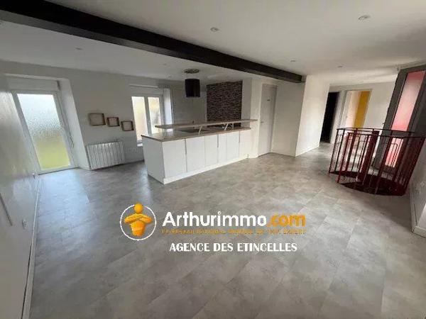 Vente                                                      Immeuble
                        
                     6 pièces                      151 m2                     à Retiers