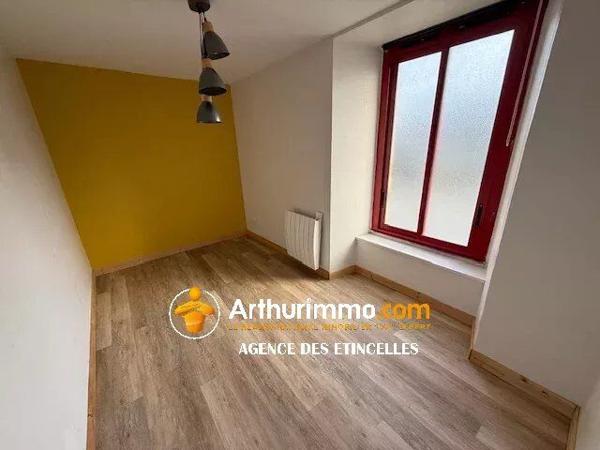 Vente                                                      Immeuble
                        
                     6 pièces                      151 m2                     à Retiers
