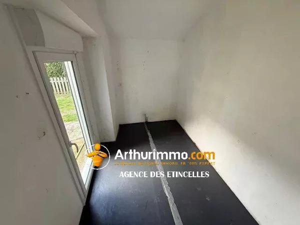 Vente                                                      Immeuble
                        
                     6 pièces                      151 m2                     à Retiers