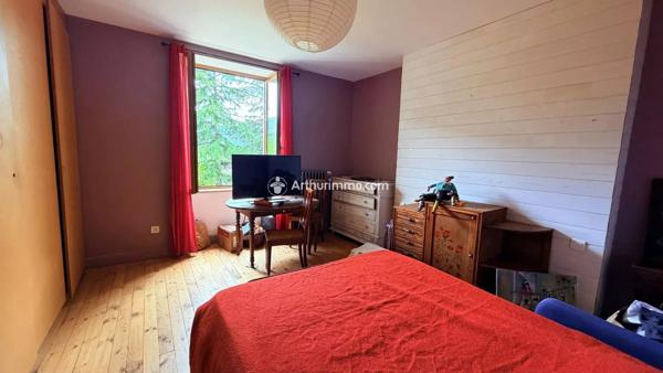 Vente                                                      Maison
                        
                     4 pièces                      130 m2                     à Millau