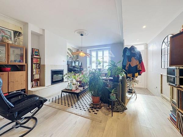 Maison à vendre à DRAIN avec 3 chambres, jardin et dépendances.