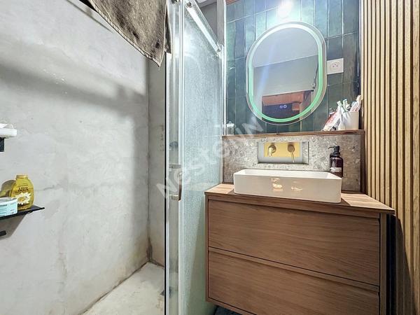 Maison à vendre à DRAIN avec 3 chambres, jardin et dépendances.