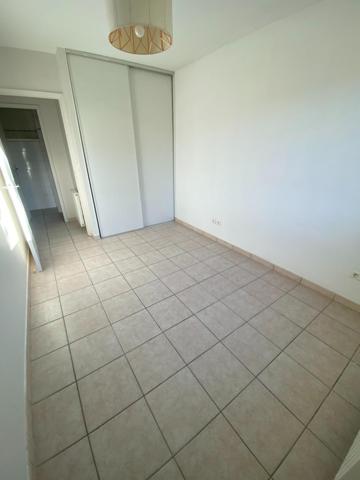5mn VILLEFRANCHE Type 3 de 63m² hab. en duplex avec jardin et garage.