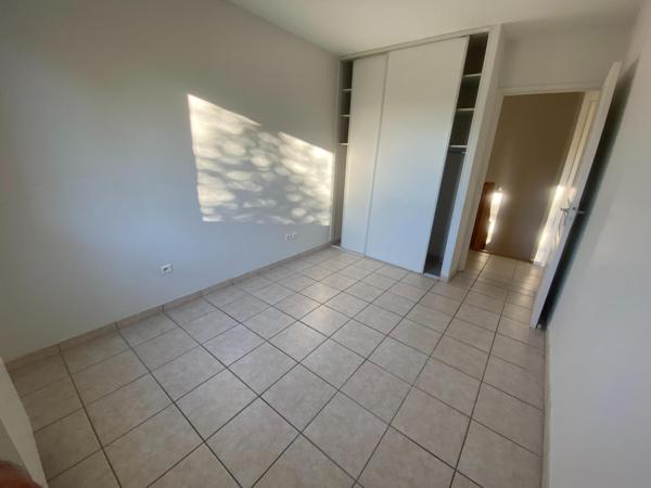 5mn VILLEFRANCHE Type 3 de 63m² hab. en duplex avec jardin et garage.