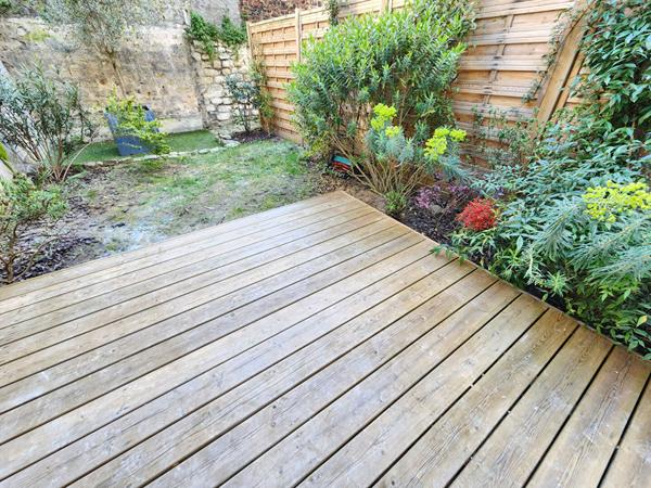 PUTEAUX-CENTRE : Appartement 2 pièces de 34m2 avec terrasse et jardin