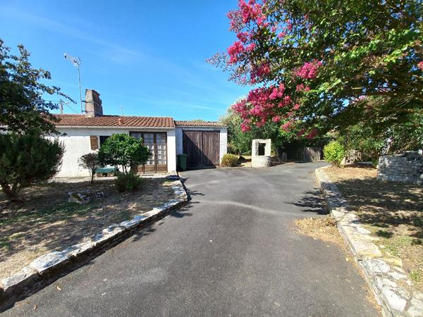 SAINT-PIERRE-D'OLÉRON - Ensemble immobilier au calme avec maison annexe et dépendances