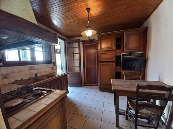 SAINT-PIERRE-D'OLÉRON - Ensemble immobilier au calme avec maison annexe et dépendances
