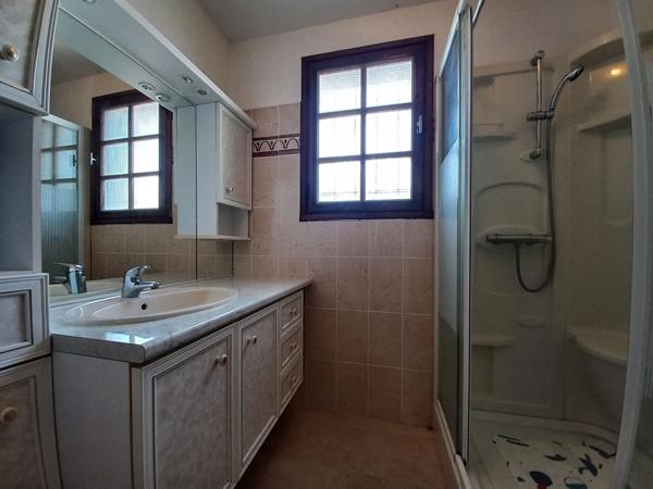 SAINT-PIERRE-D'OLÉRON - Ensemble immobilier au calme avec maison annexe et dépendances