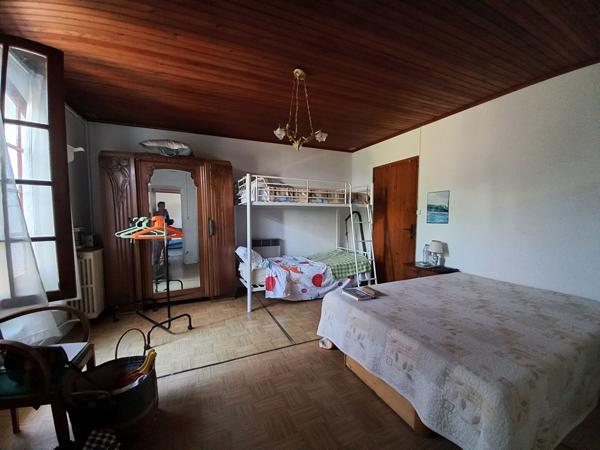 SAINT-PIERRE-D'OLÉRON - Ensemble immobilier au calme avec maison annexe et dépendances