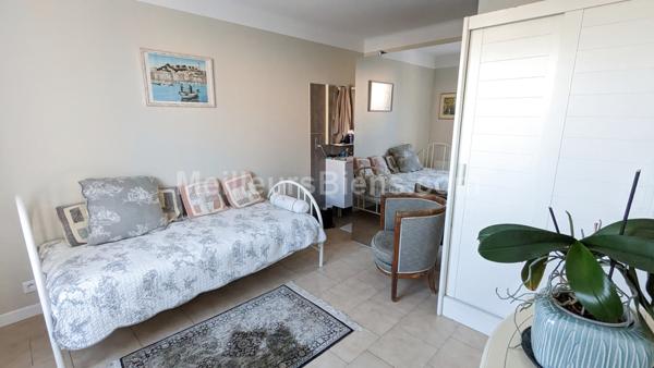 FABREGUES dans l'Hérault lumineuse et calme villa de 176 m² sur 1200m² avec grand garage et piscine