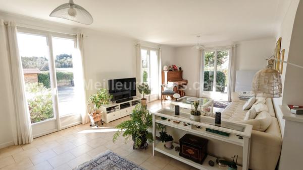 FABREGUES dans l'Hérault lumineuse et calme villa de 176 m² sur 1200m² avec grand garage et piscine