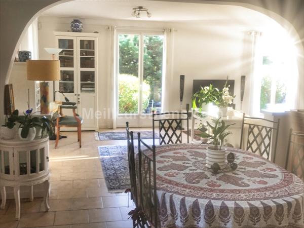 FABREGUES dans l'Hérault lumineuse et calme villa de 176 m² sur 1200m² avec grand garage et piscine