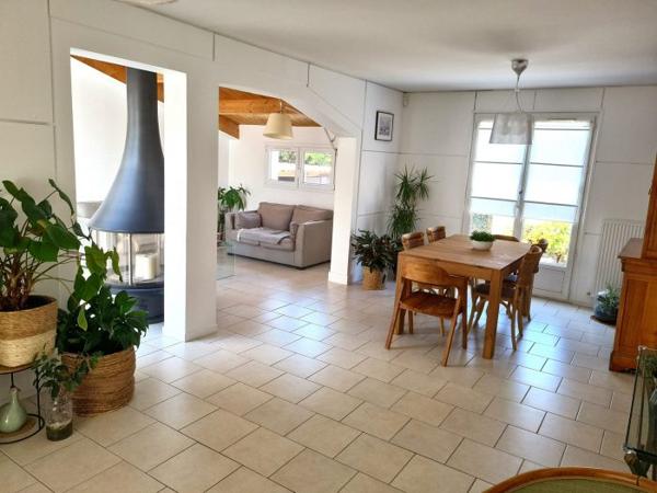 Maison mitoyenne 1 côté La Rochelle 157.88 m²