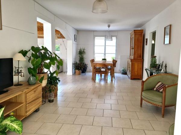 Maison mitoyenne 1 côté La Rochelle 157.88 m²
