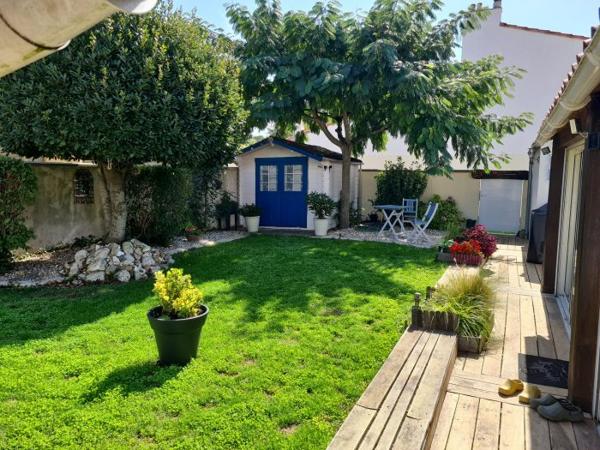 Maison mitoyenne 1 côté La Rochelle 157.88 m²