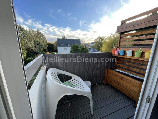 Appartement 2 chambres avec balcon, cave et garage