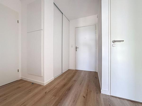Appartement à vendre à ANCENIS avec deux chambres, ascenseur, balcon et place de parking couverte.