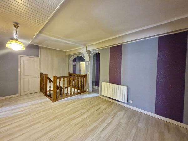 Maison de ville au coeur d un charmant village, proche de toutes commodites, offrant 4 chambres