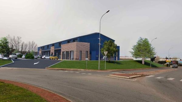 À LOUER : Plateau de 790 m² au 1er étage avec ascenseur, à Montbrison en emplacement numéro 1
