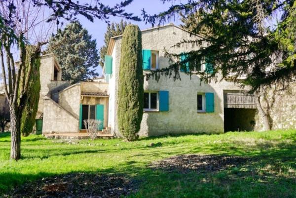 Maison 3 chambres, garage, studio, terrain 2000M²