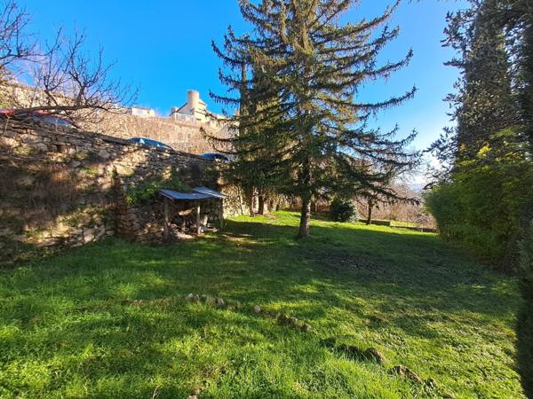 Maison 3 chambres, garage, studio, terrain 2000M²