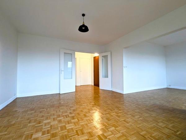 Appartement rénové avec balcon