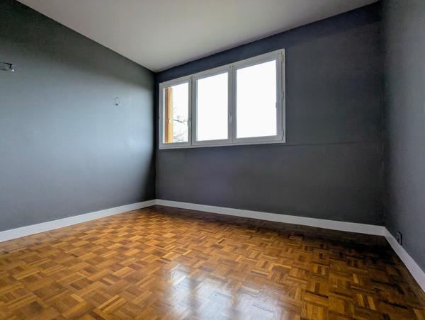 Appartement rénové avec balcon