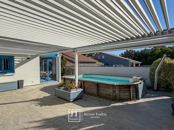 Maison
                                                                                                                                                                                                                                                                                                                        6 pièce(s)                                                                                                                                                                                                          5 chambre(s)                                                                                                                                                                                                          166  m²