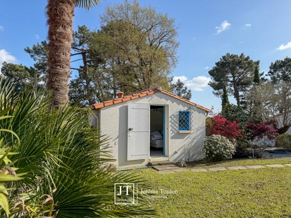Maison
                                                                                                                                                                                                                                                                                                                        6 pièce(s)                                                                                                                                                                                                          5 chambre(s)                                                                                                                                                                                                          166  m²