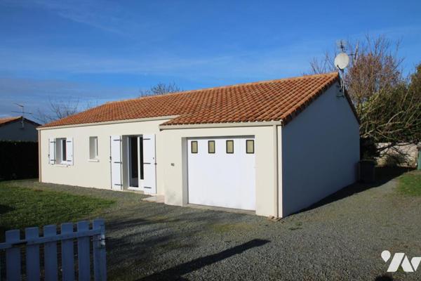 LA CRECHE, AU CALME DANS UNE IMPASSE, AGREABLE PAVILLON DE PLAIN PIED DE TYPE 4 AVEC JARDIN 