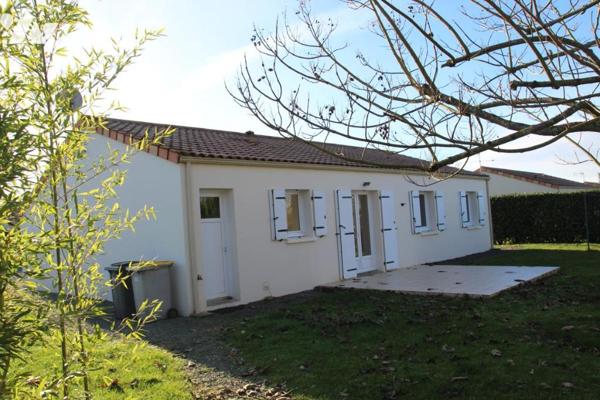 LA CRECHE, AU CALME DANS UNE IMPASSE, AGREABLE PAVILLON DE PLAIN PIED DE TYPE 4 AVEC JARDIN 
