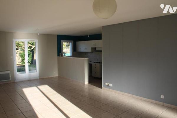 LA CRECHE, AU CALME DANS UNE IMPASSE, AGREABLE PAVILLON DE PLAIN PIED DE TYPE 4 AVEC JARDIN 