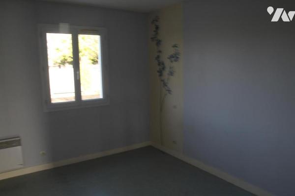 LA CRECHE, AU CALME DANS UNE IMPASSE, AGREABLE PAVILLON DE PLAIN PIED DE TYPE 4 AVEC JARDIN 