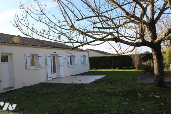 LA CRECHE, AU CALME DANS UNE IMPASSE, AGREABLE PAVILLON DE PLAIN PIED DE TYPE 4 AVEC JARDIN 
