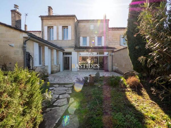 Maison en pierre grand jardin dépendance et garages