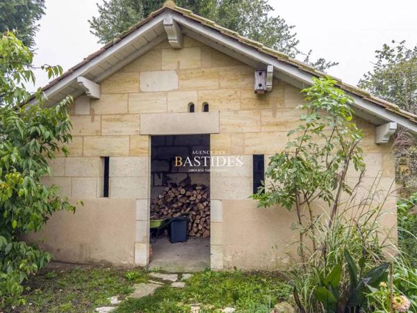 Maison en pierre grand jardin dépendance et garages