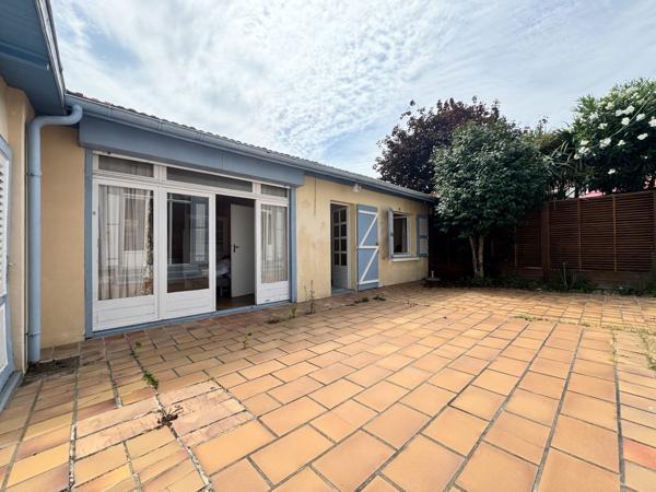 ARCACHON - L'Aiguillon ! Parcelle de 267 m2 avec 2 Maisons de 64 m2 et 50 m2 + patio Sud de 50 m2 !