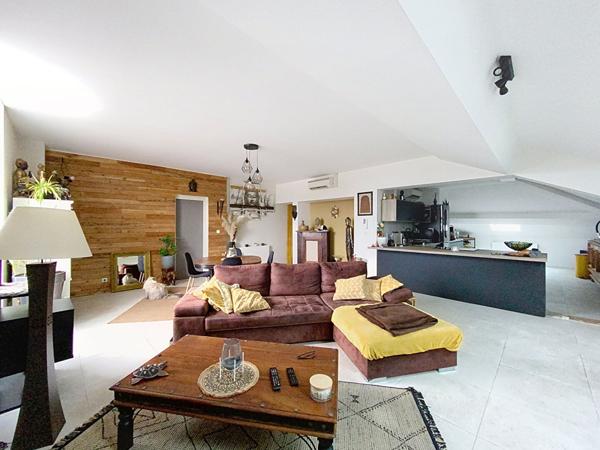 Appartement Montluel 4 pièce(s) 170 m2, 3 chambres, centre ville, jardin, charme