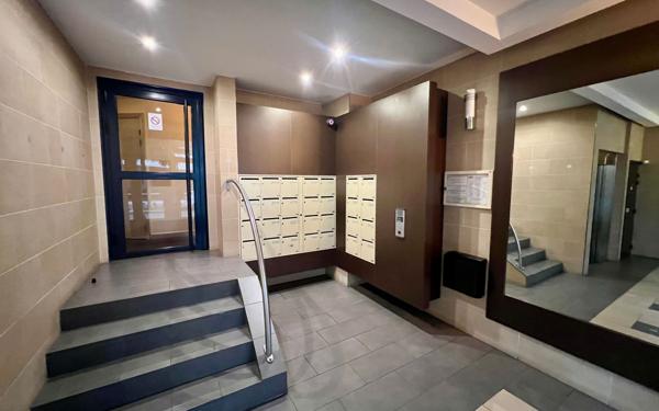 Appartement à vendre    2 pièces • 48,41 m2 Le Bourget