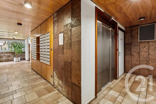 Appartement F2 à vendre  2 pièces - 42 m2 PARIS - 75019