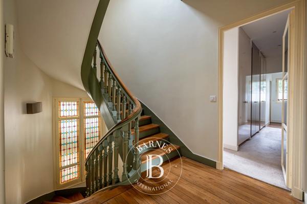 Rueil-Malmaison, Maison 6 Chambres -  538 m² à vendre